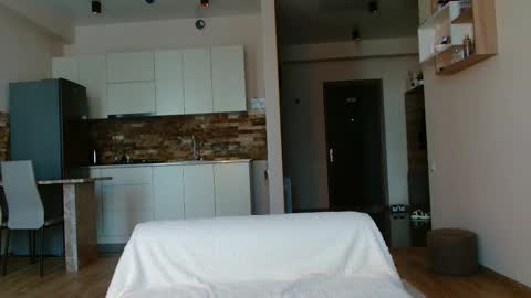 ShineChanel online show from October 27, 2025, 6:06 am