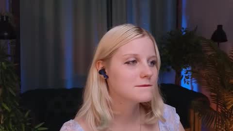 Snapshot of shinejoan chatting on September 13, 2025, 3:12 pm help me reach my first 25 thumbs up online show from September 13, 2025, 3:12 pm