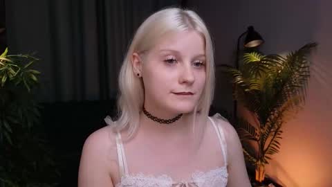 Snapshot of shinejoan chatting on October 9, 2025, 3:10 pm help me reach my first 25 thumbs up online show from October 9, 2025, 3:10 pm