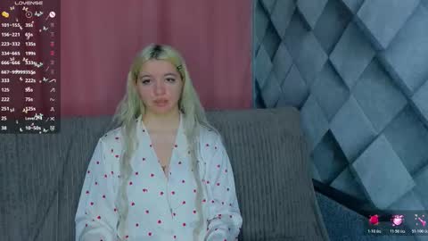 shining_luna online show from February 2, 2026, 6:28 pm