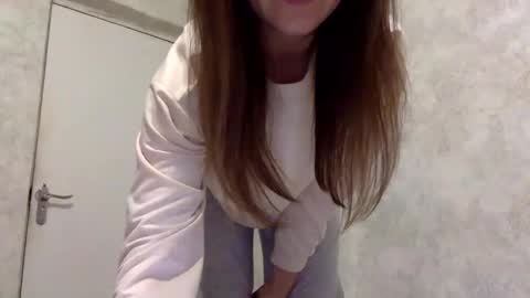 Jesica online show from October 6, 2025, 9:34 pm