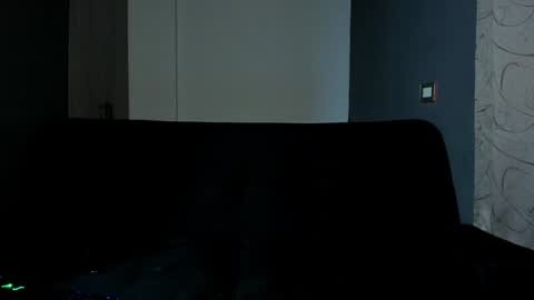 Elliot online show from February 1, 2025, 11:48 pm