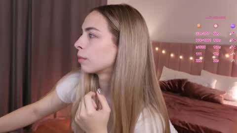 Julia online show from September 30, 2025, 6:29 am