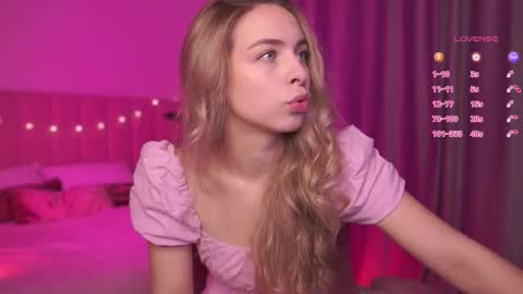 Julia online show from October 7, 2025, 6:10 am