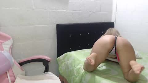 Snapshot of shira_evans40 chatting on March 5, 2025, 12:38 am shira evans40 online show from March 5, 2025, 12:38 am