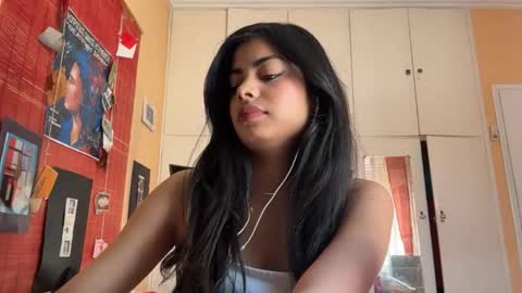 Snapshot of shirleendurrah chatting on April 19, 2026, 8:13 am Karin online show from April 19, 2026, 8:13 am