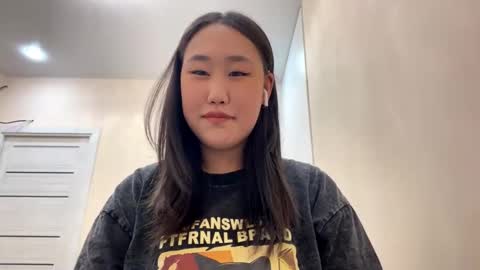 Snapshot of shirleymilke chatting on February 15, 2026, 10:25 am Sai online show from February 15, 2026, 10:25 am