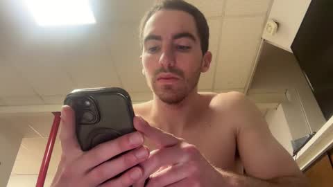 Snapshot of shirtlesshunk15 chatting on February 17, 2026, 8:33 am shirtlesshunk15 online show from February 17, 2026, 8:33 am