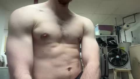 Snapshot of shirtlesshunk15 chatting on March 27, 2026, 8:52 pm shirtlesshunk15 online show from March 27, 2026, 8:52 pm