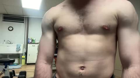 Snapshot of shirtlesshunk15 chatting on April 11, 2026, 12:37 am shirtlesshunk15 online show from April 11, 2026, 12:37 am