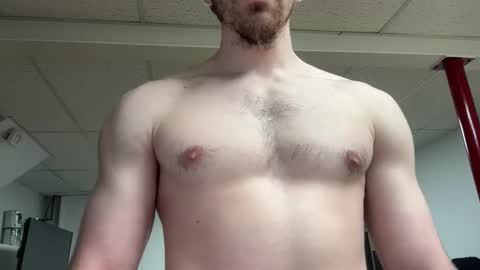 Snapshot of shirtlesshunk15 chatting on April 22, 2026, 10:55 pm shirtlesshunk15 online show from April 22, 2026, 10:55 pm