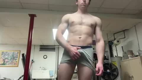 Snapshot of shirtlesshunk15 chatting on April 28, 2026, 3:33 am shirtlesshunk15 online show from April 28, 2026, 3:33 am