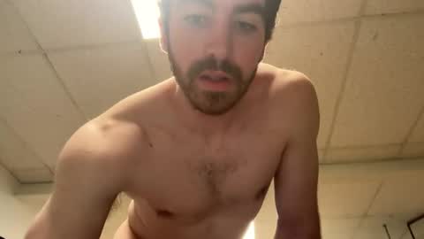 Snapshot of shirtlesshunk15 chatting on May 22, 2026, 1:35 am shirtlesshunk15 online show from May 22, 2026, 1:35 am