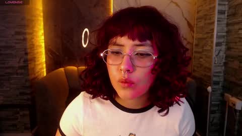 shizuko_b online show from October 9, 2025, 3:15 am