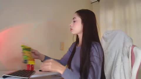  kendal  online show from October 14, 2025, 5:03 pm