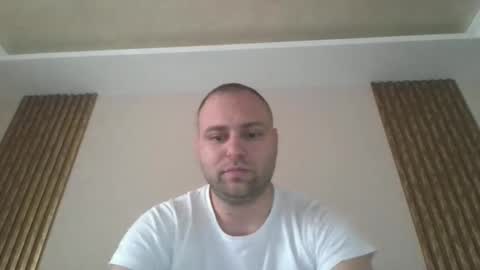 shmele_04 online show from September 16, 2025, 7:42 am