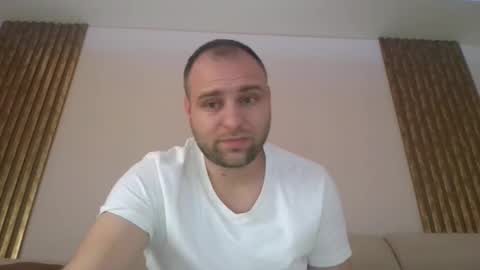shmele_04 online show from October 7, 2025, 12:02 pm