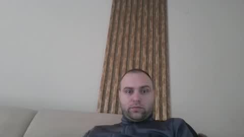 shmele_04 online show from October 15, 2025, 8:03 am