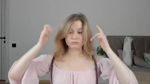 Agatha online show from October 14, 2025, 1:23 pm