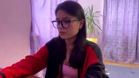 Marie online show from April 30, 2026, 12:22 pm