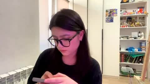 Marie online show from May 6, 2026, 12:10 pm