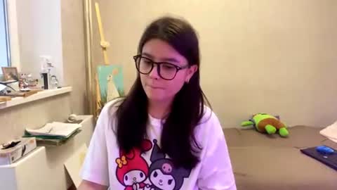 Marie online show from June 12, 2026, 2:16 pm