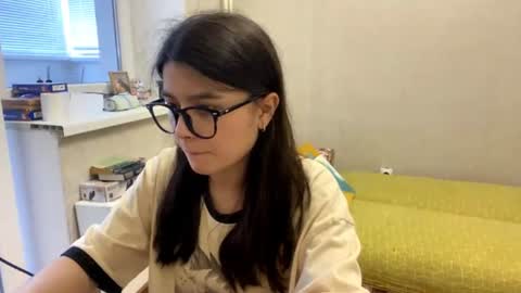 Marie online show from June 26, 2026, 2:21 pm