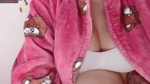 Snapshot of shopiagarcia_ chatting on January 20, 2025, 2:32 am lamai online show from January 20, 2025, 2:32 am