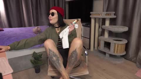 Snapshot of show_must_goon chatting on October 31, 2025, 6:42 pm Anna online show from October 31, 2025, 6:42 pm