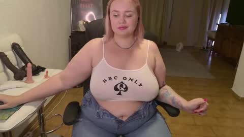 Mimi   online show from December 2, 2025, 4:35 pm