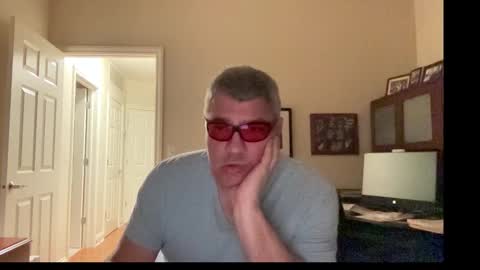 Snapshot of showmet chatting on October 29, 2025, 3:53 am Chicago Guy online show from October 29, 2025, 3:53 am