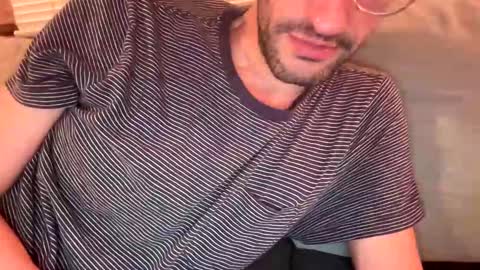 Snapshot of showoffnyc chatting on October 5, 2025, 6:01 am showoffnyc online show from October 5, 2025, 6:01 am