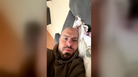 shreddedasfuark69 online show from March 27, 2026, 10:37 am