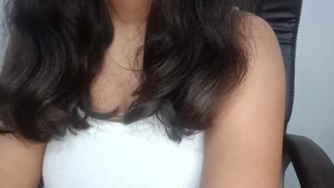 shreya_0 online show from December 16, 2025, 1:05 pm