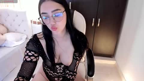 Snapshot of shy_angel4 chatting on September 17, 2025, 5:47 pm Nahomy online show from September 17, 2025, 5:47 pm