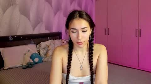 Snapshot of shy_bambiii chatting on December 8, 2024, 2:07 am Mika online show from December 8, 2024, 2:07 am