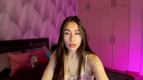 Snapshot of shy_bambiii chatting on January 28, 2025, 2:21 am Mika online show from January 28, 2025, 2:21 am