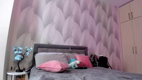 Snapshot of shy_bambiii chatting on February 10, 2025, 5:14 am Mika online show from February 10, 2025, 5:14 am