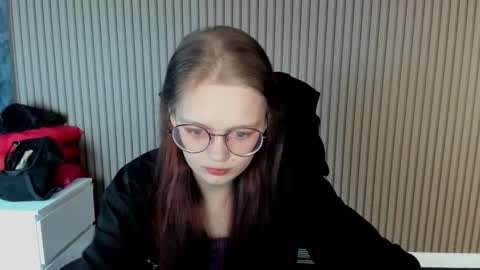 Snapshot of shy_elina01 chatting on October 7, 2025, 10:34 am shy_elina01 online show from October 7, 2025, 10:34 am