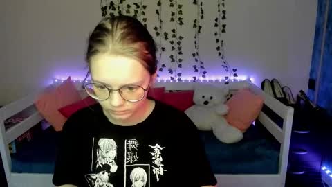 Snapshot of shy_elina01 chatting on October 14, 2025, 10:27 am shy_elina01 online show from October 14, 2025, 10:27 am