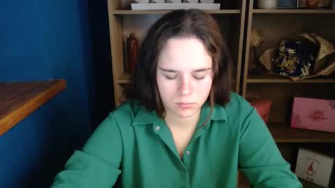 Snapshot of shy_lil chatting on October 3, 2025, 5:59 am shy_lil online show from October 3, 2025, 5:59 am