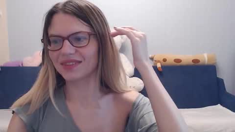 Snapshot of shy_moony chatting on November 2, 2025, 2:41 pm just Alex online show from November 2, 2025, 2:41 pm