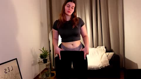 shy_nerd_babyy online show from January 20, 2025, 11:35 am