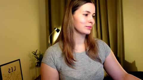 shy_nerd_babyy online show from February 17, 2025, 8:52 am