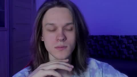 Mark online show from November 3, 2025, 1:01 pm