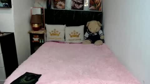 shy_pinay online show from September 30, 2025, 9:42 pm