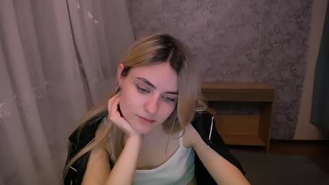 shy_sabrina_ online show from March 10, 2025, 5:29 pm