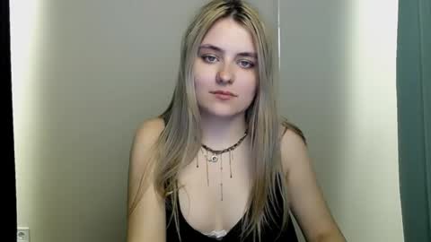 shy_sabrina_ online show from April 16, 2026, 5:36 pm