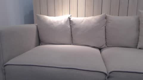shy_schoolgirl_ online show from December 21, 2024, 1:53 pm