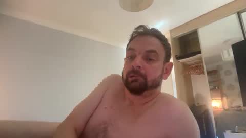 Snapshot of shyb35 chatting on October 28, 2025, 10:52 am shyb35 online show from October 28, 2025, 10:52 am